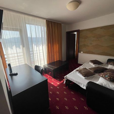 Melin Residence Orszowa Zewnętrze zdjęcie