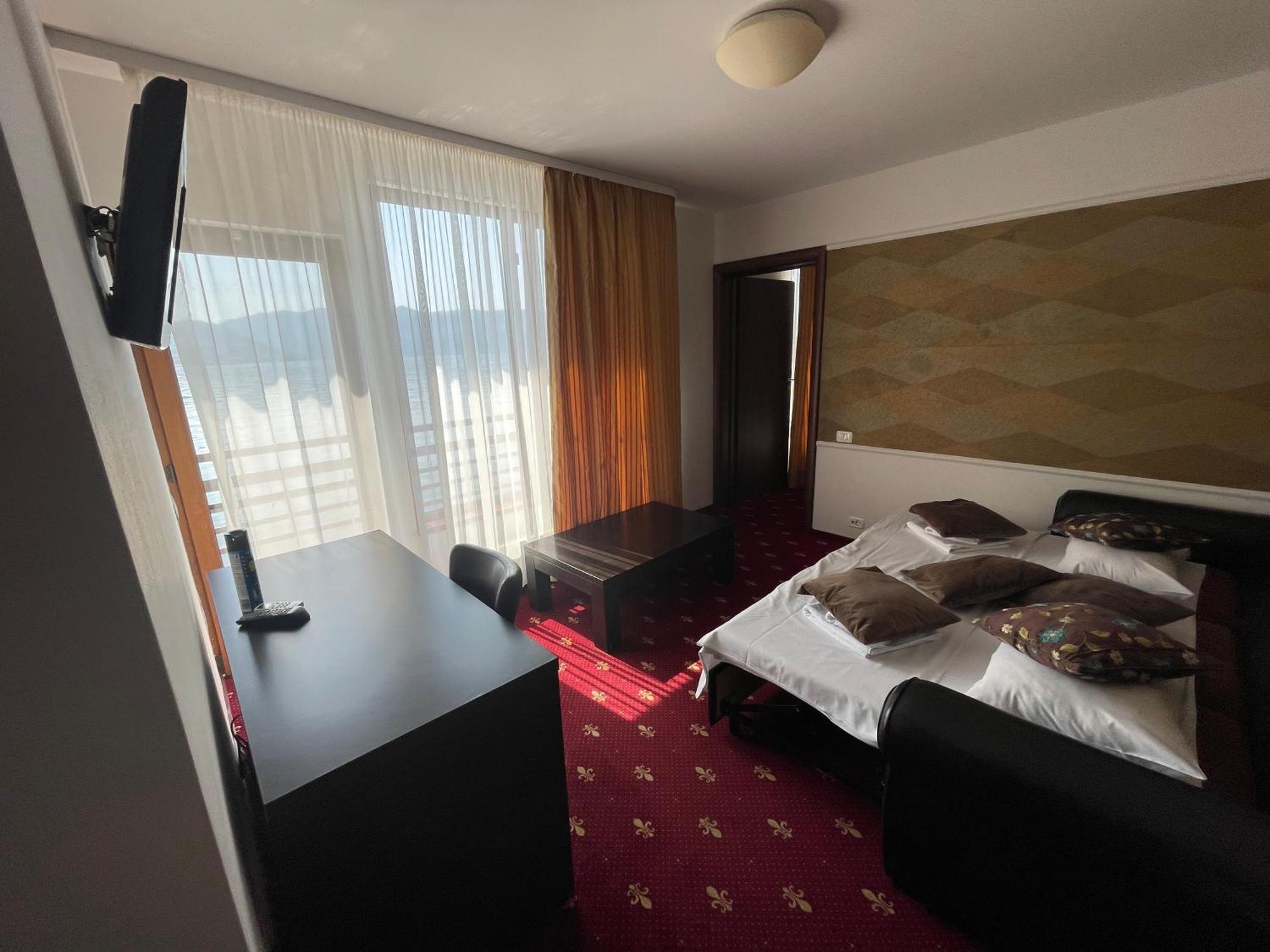 Melin Residence Orszowa Zewnętrze zdjęcie